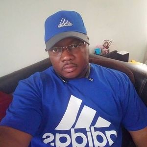 Meet your Posher, Derrick